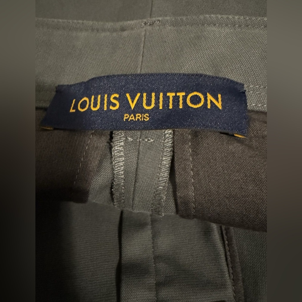 EUC Louis Vuitton Relaxed Cargo Pant in Grey - Picture 14 of 17